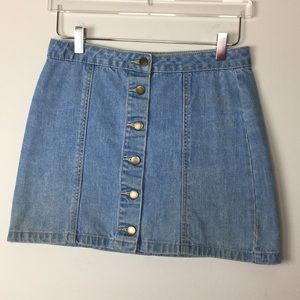 2 for $25 😍 Button down denim skirt sz M